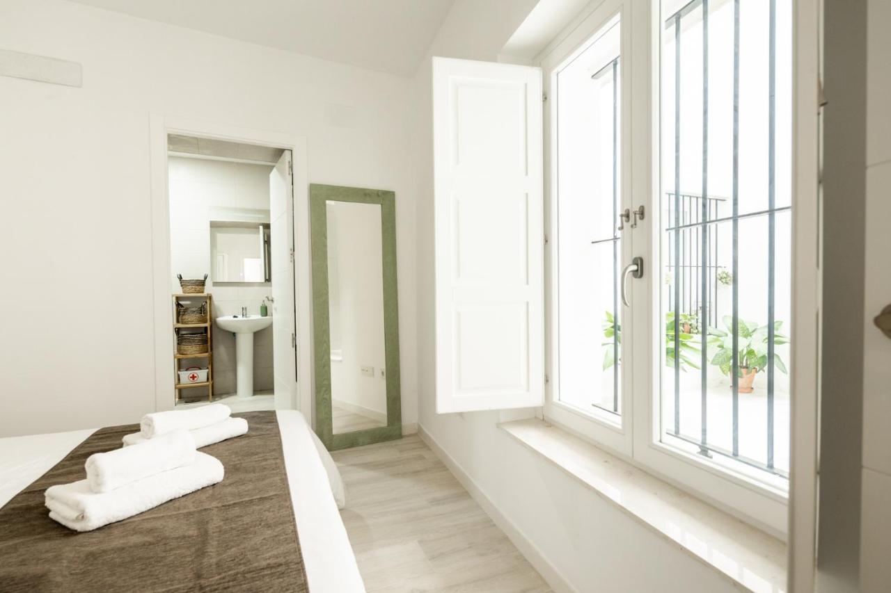 Apartamento Mucha Vida Little Apartments กาดิซ ภายนอก รูปภาพ