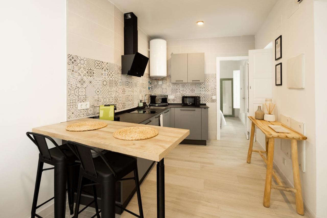 Apartamento Mucha Vida Little Apartments กาดิซ ภายนอก รูปภาพ
