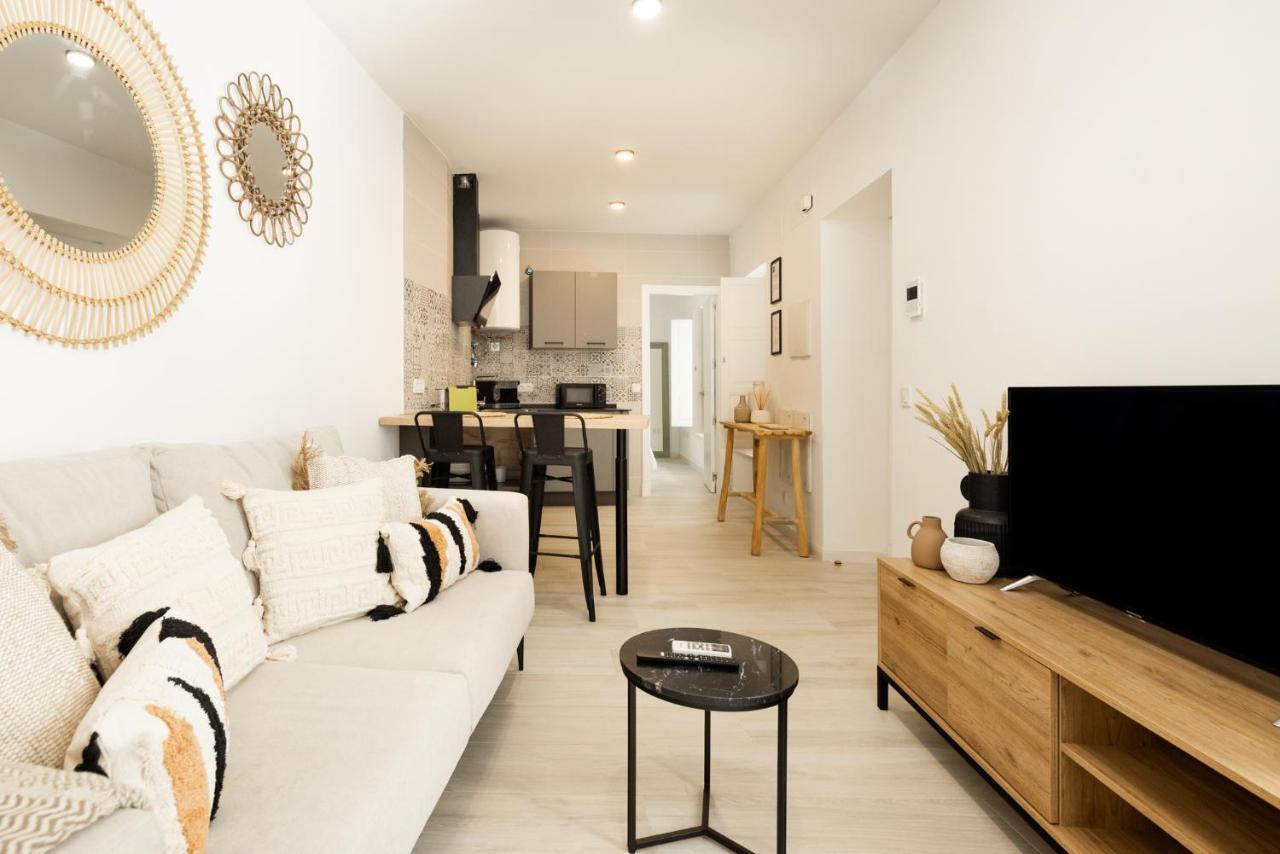 Apartamento Mucha Vida Little Apartments กาดิซ ภายนอก รูปภาพ