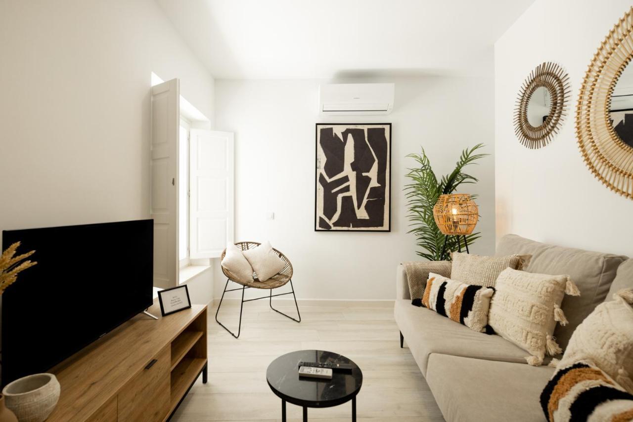 Apartamento Mucha Vida Little Apartments กาดิซ ภายนอก รูปภาพ