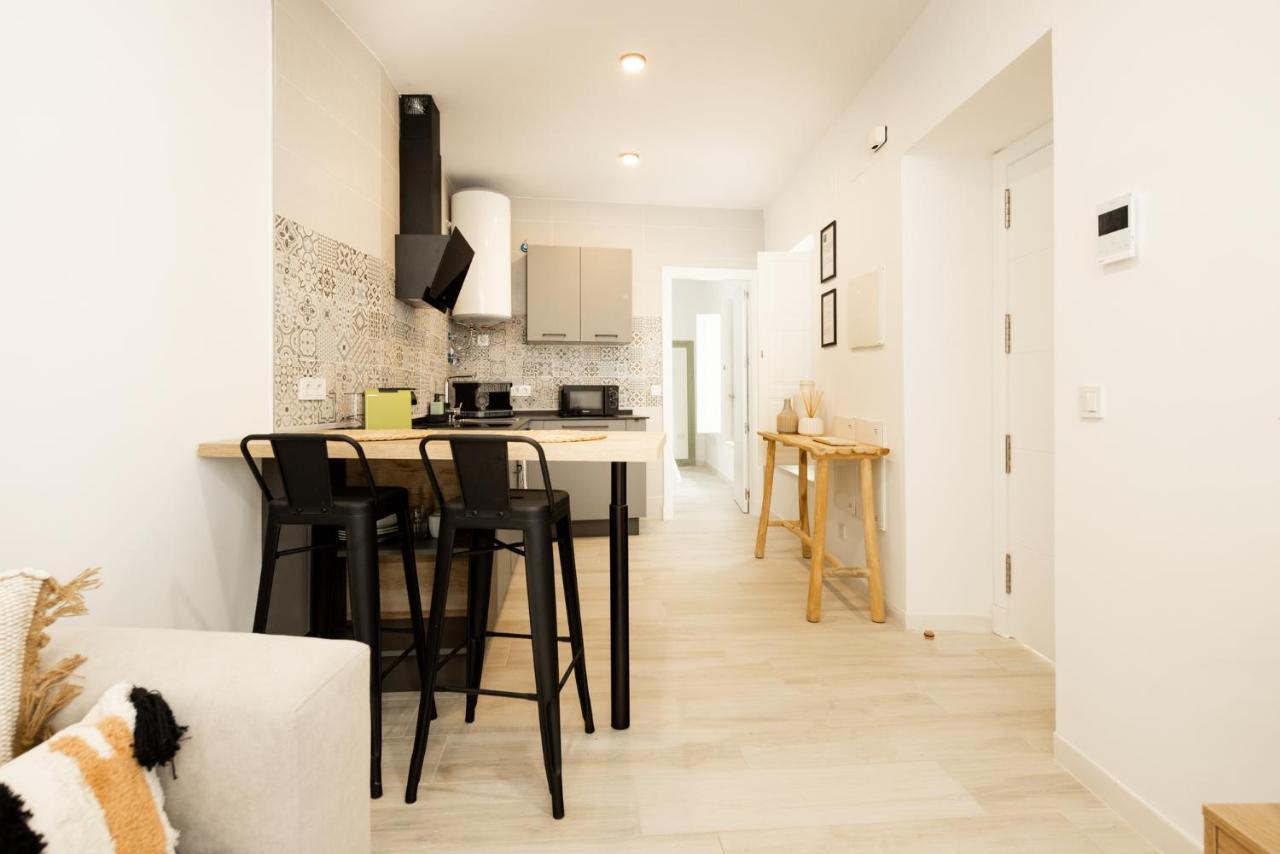 Apartamento Mucha Vida Little Apartments กาดิซ ภายนอก รูปภาพ